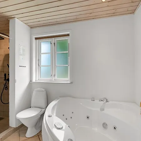 Large With Large Outdoor Wilderness Bath And Activity Room, Only 500 Meters From Stauning Harbor Skjern