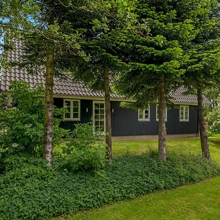 Large With Large Outdoor Wilderness Bath And Activity Room, Only 500 Meters From Stauning Harbor Σπίτι διακοπών