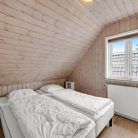Feriehus Large With Large Outdoor Wilderness Bath And Activity Room, Only 500 Meters From Stauning Harbor