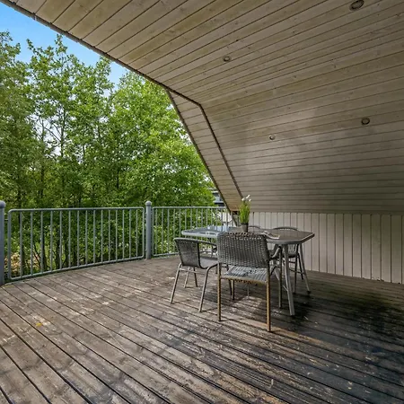 Feriehus Large With Large Outdoor Wilderness Bath And Activity Room, Only 500 Meters From Stauning Harbor *