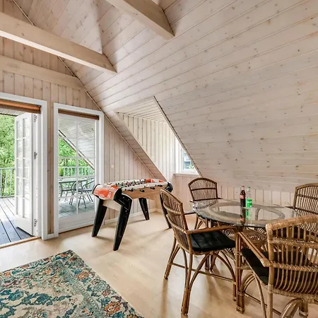 Large With Large Outdoor Wilderness Bath And Activity Room, Only 500 Meters From Stauning Harbor * Skjern