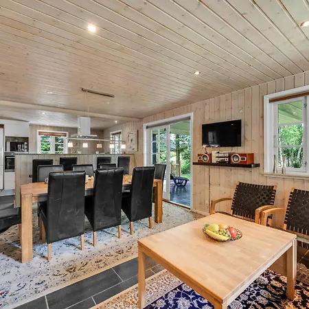 Large With Large Outdoor Wilderness Bath And Activity Room, Only 500 Meters From Stauning Harbor * Skjern