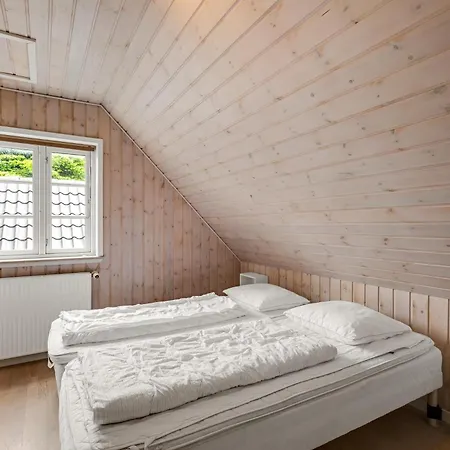 Large With Large Outdoor Wilderness Bath And Activity Room, Only 500 Meters From Stauning Harbor *