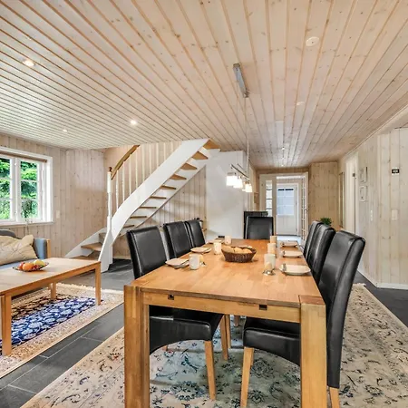 Feriehus Large With Large Outdoor Wilderness Bath And Activity Room, Only 500 Meters From Stauning Harbor Skjern