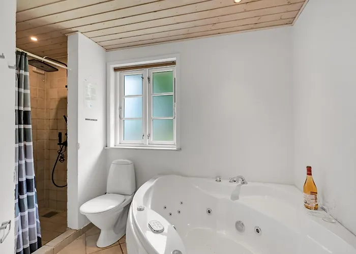 Large With Large Outdoor Wilderness Bath And Activity Room, Only 500 Meters From Stauning Harbor Skjern
