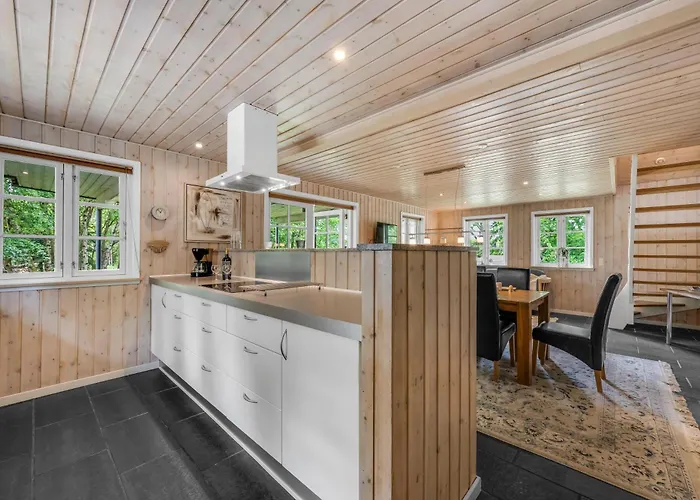 Σπίτι διακοπών Large With Large Outdoor Wilderness Bath And Activity Room, Only 500 Meters From Stauning Harbor