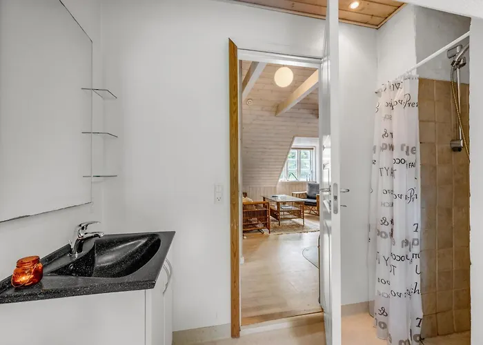 Large With Large Outdoor Wilderness Bath And Activity Room, Only 500 Meters From Stauning Harbor Σπίτι διακοπών