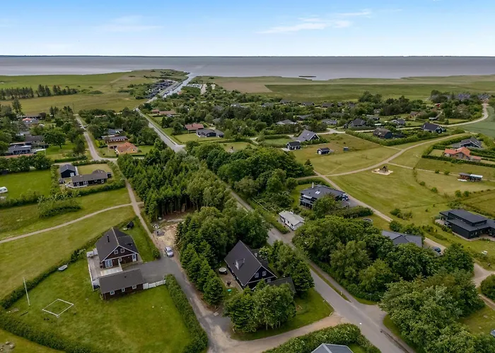 Large With Large Outdoor Wilderness Bath And Activity Room, Only 500 Meters From Stauning Harbor Σπίτι διακοπών Skjern