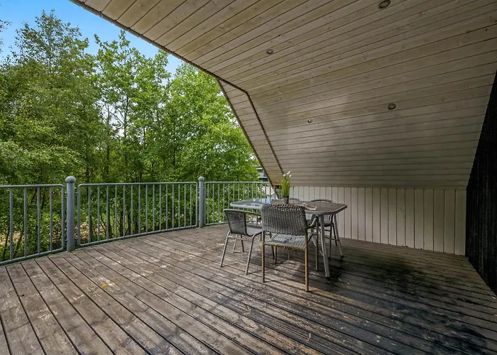 Σπίτι διακοπών Large With Large Outdoor Wilderness Bath And Activity Room, Only 500 Meters From Stauning Harbor *