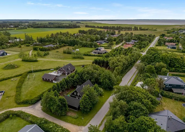 Large With Large Outdoor Wilderness Bath And Activity Room, Only 500 Meters From Stauning Harbor