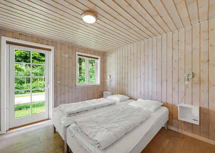 Large With Large Outdoor Wilderness Bath And Activity Room, Only 500 Meters From Stauning Harbor Σπίτι διακοπών *