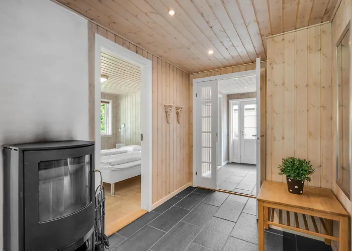 Large With Large Outdoor Wilderness Bath And Activity Room, Only 500 Meters From Stauning Harbor Σπίτι διακοπών *