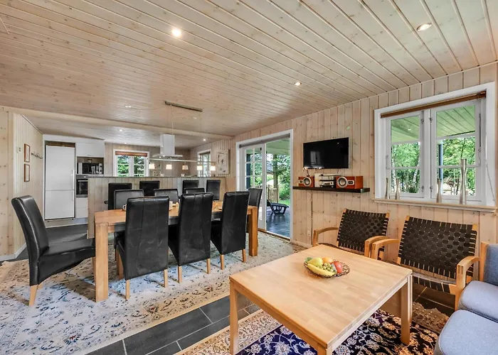 Large With Large Outdoor Wilderness Bath And Activity Room, Only 500 Meters From Stauning Harbor * Skjern