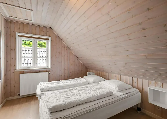 Large With Large Outdoor Wilderness Bath And Activity Room, Only 500 Meters From Stauning Harbor *